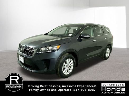 Used 2019 Kia Sorento LX w/ LX Convenience Package image 2
