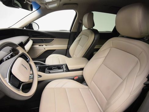 Used 2024 Lincoln Nautilus Premier AWD/4WD image 20