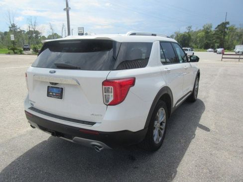 Used 2022 Ford Explorer Limited w/ Equipment Group 301A image 5