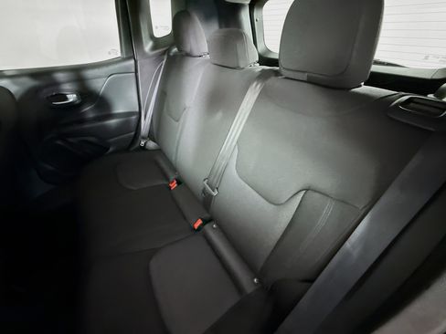 Used 2023 Jeep Renegade Latitude image 28