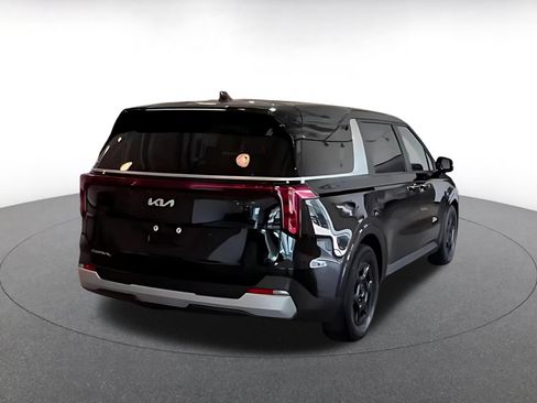 Used 2026 Kia Carnival FWD image 12