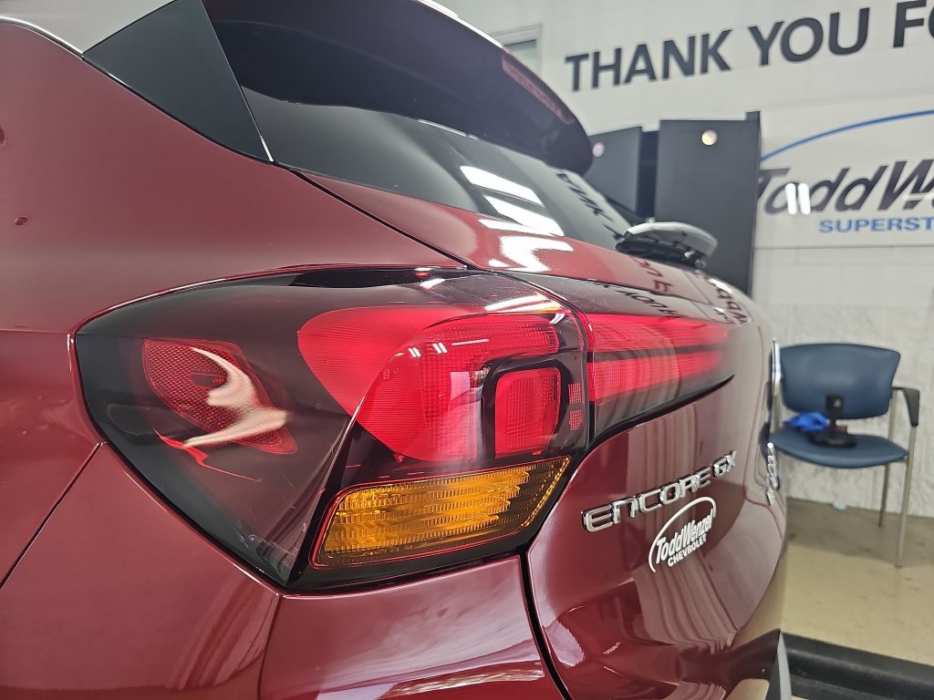 Certified 2024 Buick Encore GX Preferred w/ Comfort Package FWD image 40