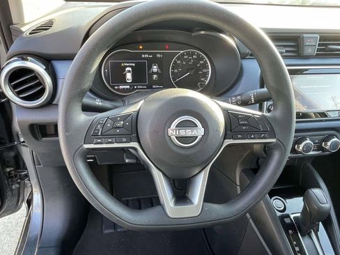 Used 2025 Nissan Versa SV w/ Trunk Package image 18