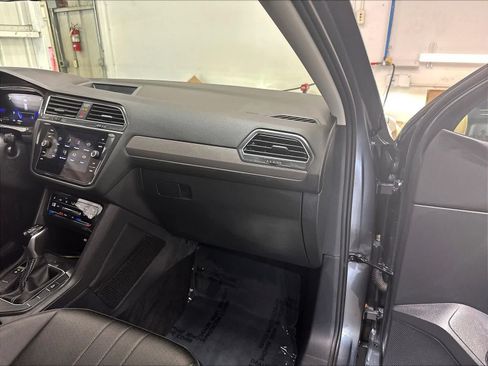 Used 2023 Volkswagen Tiguan SE FWD image 29