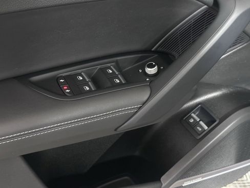 Used 2021 Audi Q5 e Prestige w/ Prestige Package image 21