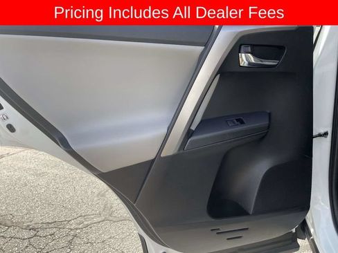 Used 2017 Toyota RAV4 XLE w/ Convenience Package AWD/4WD image 16
