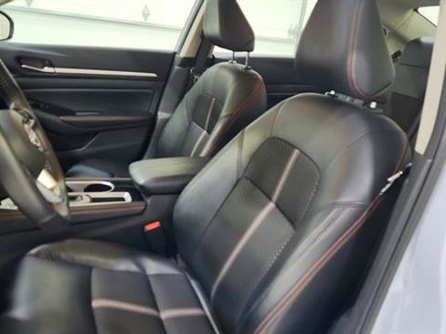 Certified 2025 Nissan Altima 2.5 SR FWD image 11