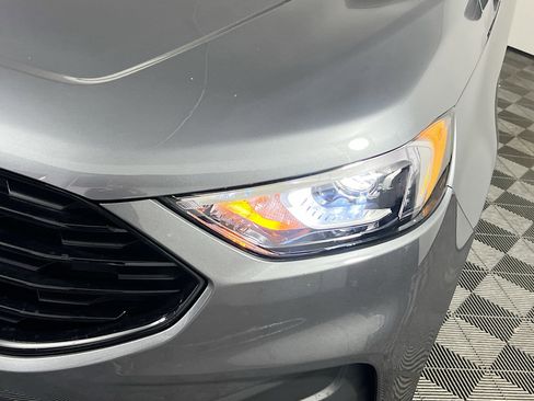 Used 2024 Ford Edge SE w/ Black Appearance Package image 11