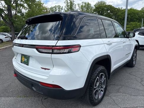 Used 2022 Jeep Grand Cherokee Trailhawk AWD/4WD image 10