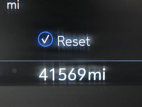 Used 2023 Cadillac XT5 Sportv w/ Technology Package image 32