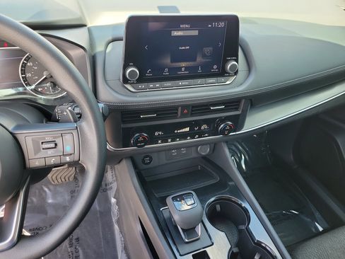 Certified 2024 Nissan Rogue SV FWD image 21