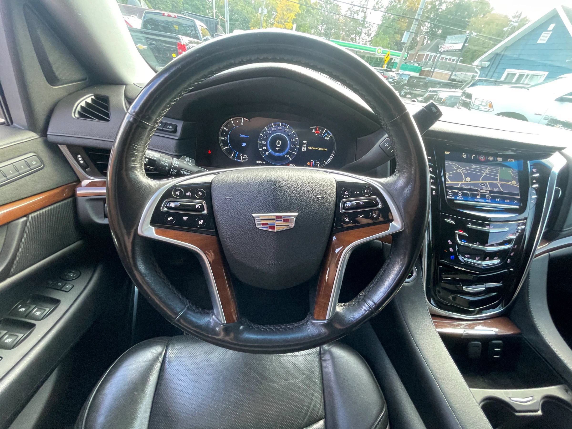 Used 2019 Cadillac Escalade Luxury AWD/4WD image 11