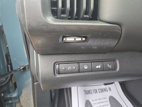 New 2026 Nissan Pathfinder Platinum image 13