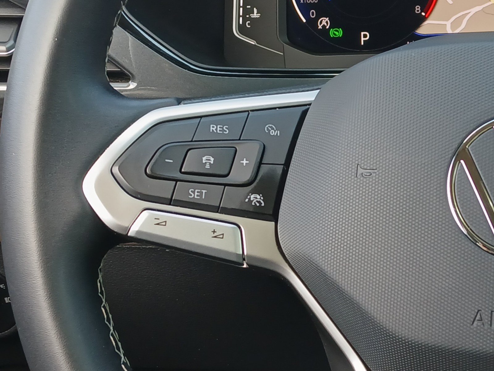 Certified 2023 Volkswagen Taos SEL AWD/4WD image 9