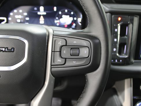 Used 2024 GMC Yukon Denali image 13