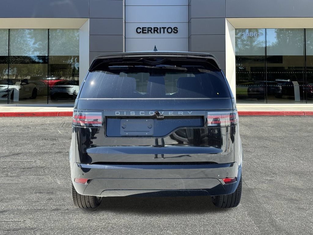 Certified 2025 Land Rover Discovery Metropolitan Edition AWD/4WD image 6