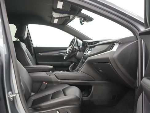 Used 2022 Cadillac XT5 Luxury AWD/4WD image 11
