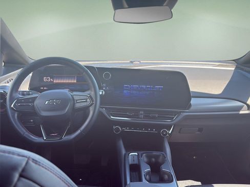 Used 2025 Chevrolet Equinox EV RS AWD/4WD image 9