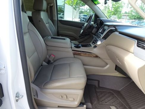Used 2018 GMC Yukon SLT w/ HD Trailering Package AWD/4WD image 18