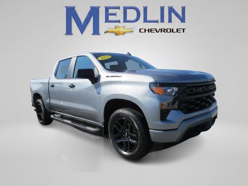 Used 2025 Chevrolet Silverado 1500 Custom w/ Turbomax Blackout Package AWD/4WD image 1
