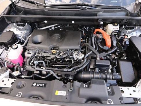 Certified 2025 Toyota RAV4 XLE image 28