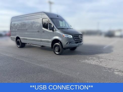 Used 2024 Mercedes-Benz Sprinter 3500 image 8
