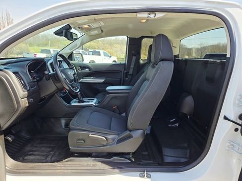 Used 2022 Chevrolet Colorado LT w/ Fleet Safety Package image 17