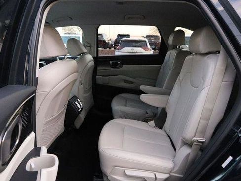 Used 2023 Kia Sorento EX image 10