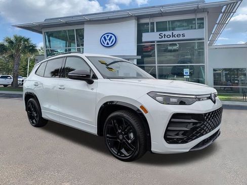 New 2026 Volkswagen Tiguan SE R-Line FWD image 2