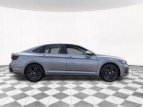 Used 2023 Volkswagen Jetta SE w/ Panoramic Sunroof Package FWD image 11
