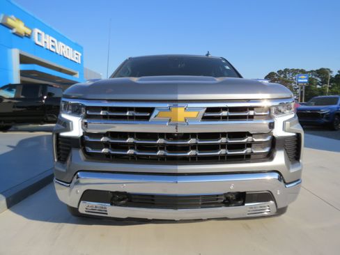 Certified 2023 Chevrolet Silverado 1500 LTZ AWD/4WD image 8