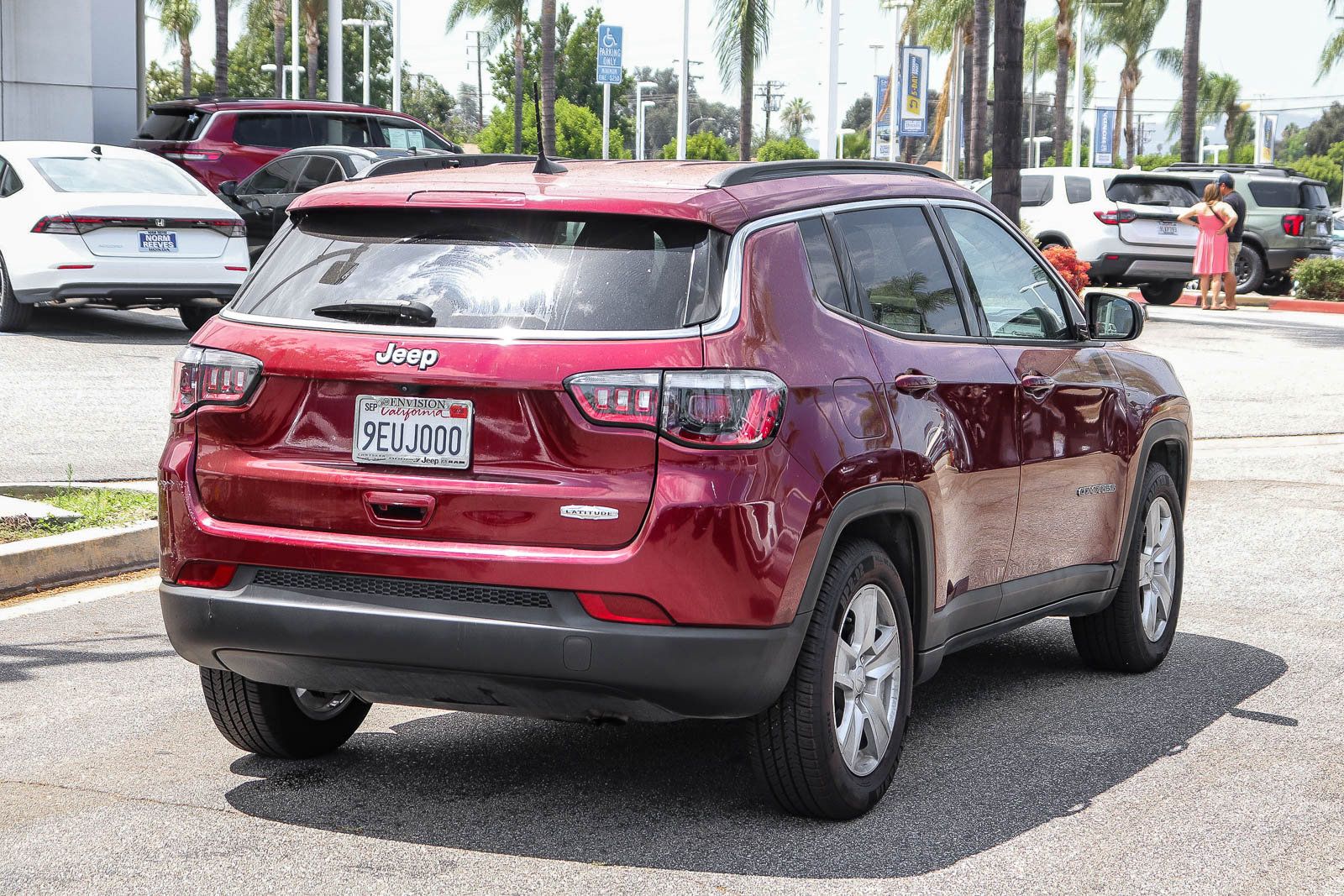 Used 2022 Jeep Compass Latitude FWD image 11