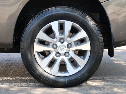 Used 2013 Toyota Sequoia Platinum RWD image 9