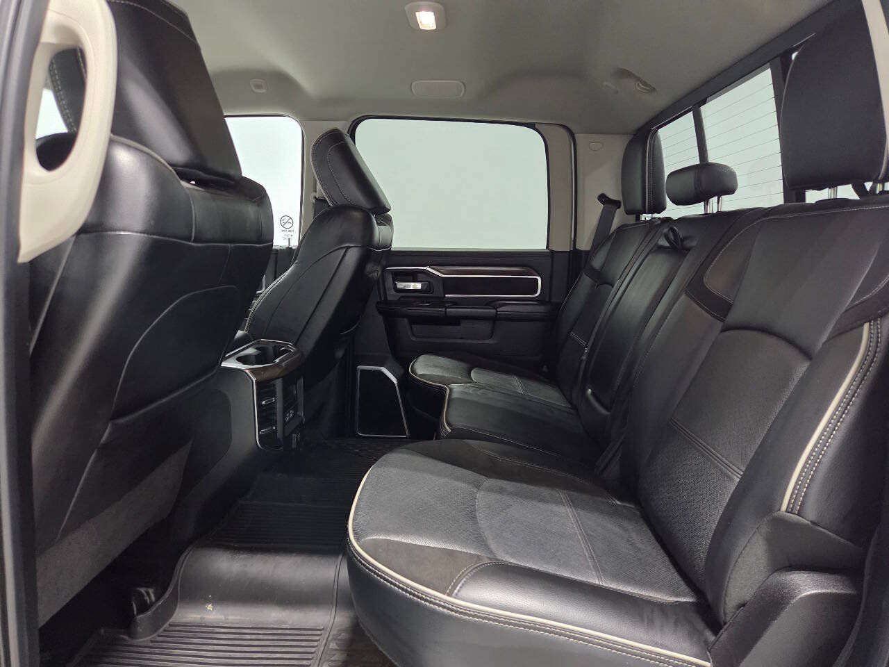 Used 2023 RAM 2500 Laramie AWD/4WD image 16
