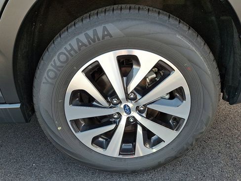 Certified 2025 Subaru Outback Premium AWD/4WD image 8