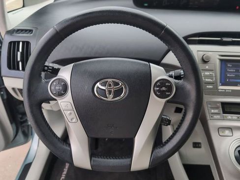 Used 2015 Toyota Prius Four image 11