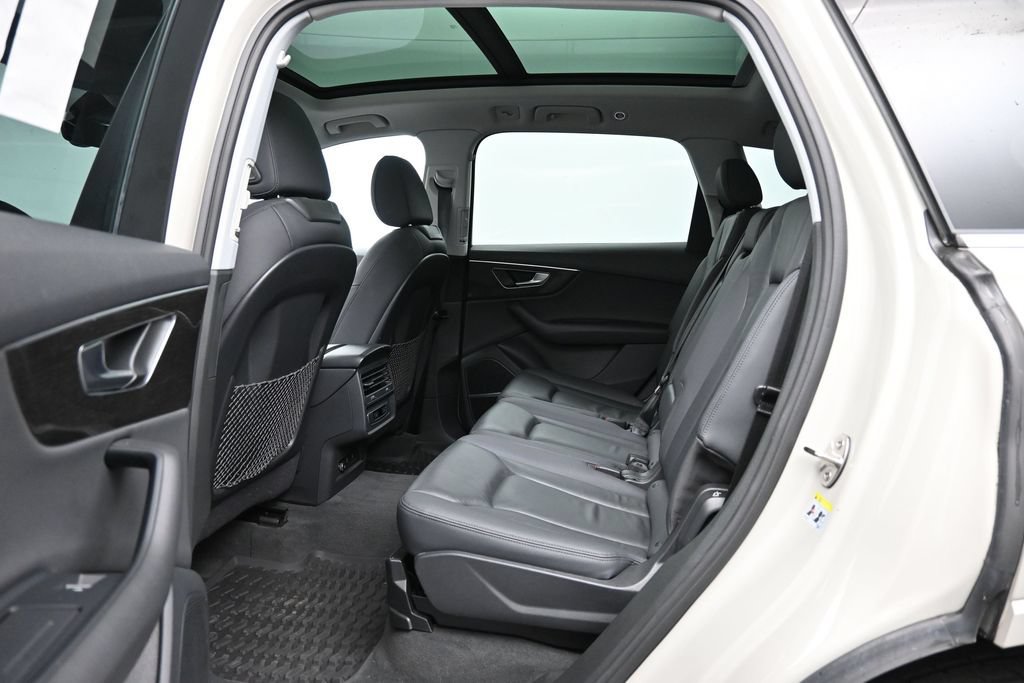 Used 2022 Audi Q7 2.0T Premium Plus w/ Premium Plus Package AWD/4WD image 26