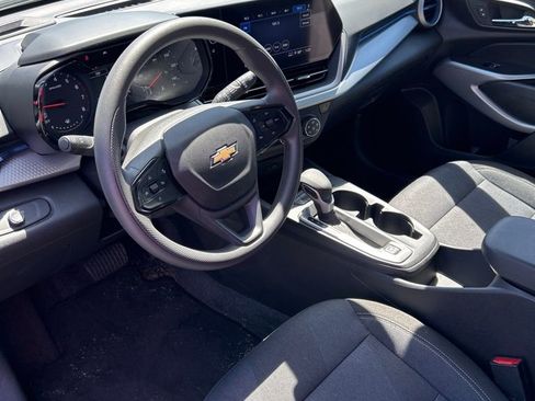 Used 2025 Chevrolet Trax LS image 13