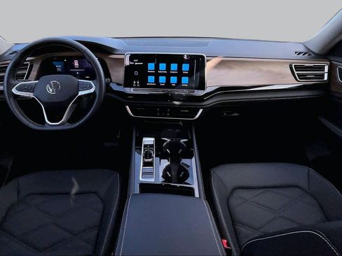 Used 2026 Volkswagen Atlas SE FWD image 13