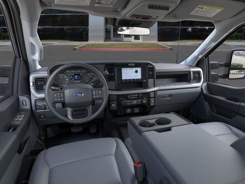 New 2026 Ford F250 XL w/ XL Chrome Package RWD image 9