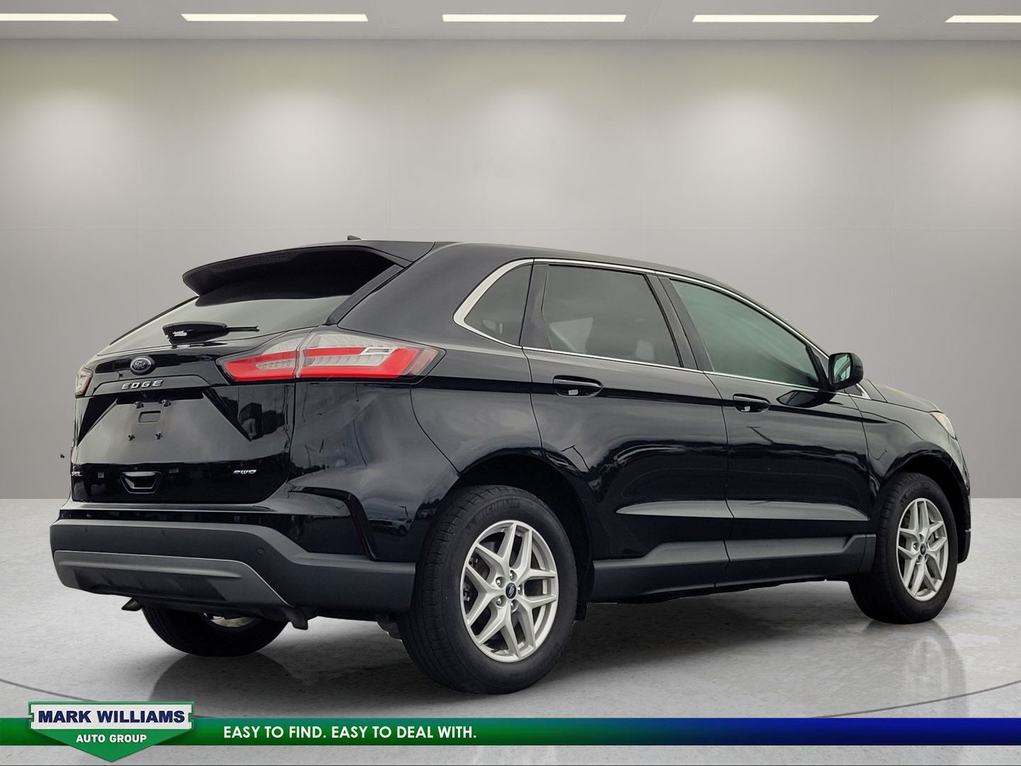 Used 2021 Ford Edge SEL w/ Convenience Package AWD/4WD image 4