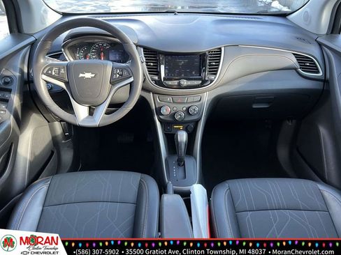 Certified 2022 Chevrolet Trax LT w/ Driver Confidence Package image 14