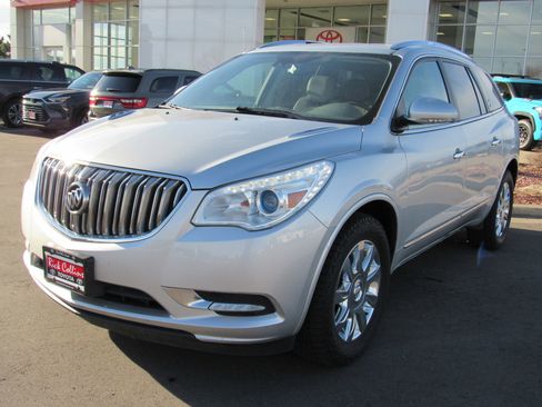 Used 2017 Buick Enclave Premium image 2