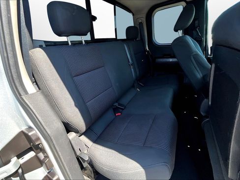 Used 2010 Nissan Titan SE w/ SE Value Truck Pkg image 17