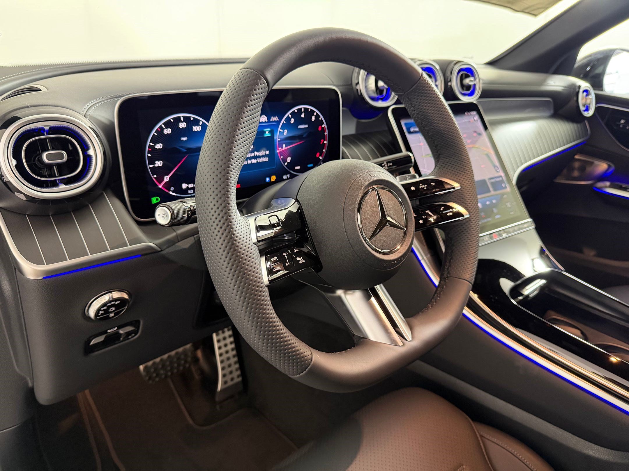 Used 2026 Mercedes-Benz GLC 300 4MATIC image 4