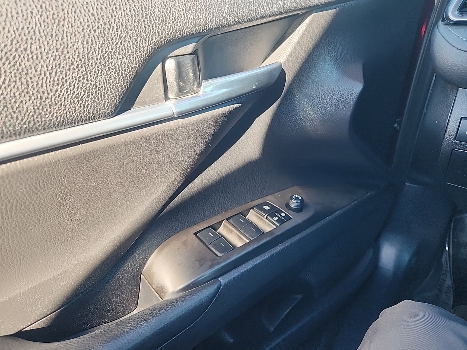 Used 2022 Toyota Camry LE FWD image 27