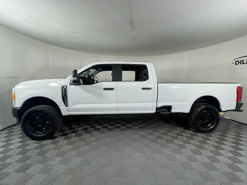 Used 2023 Ford F250 XL image 3