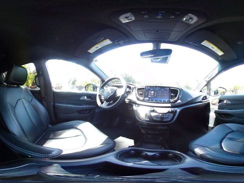 Used 2025 Chrysler Pacifica Select FWD image 44