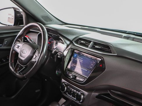 Used 2021 Chevrolet TrailBlazer RS w/ Technology Package FWD image 26