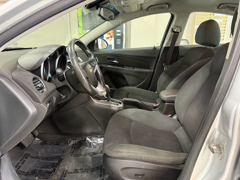 Used 2011 Chevrolet Cruze LT FWD image 8